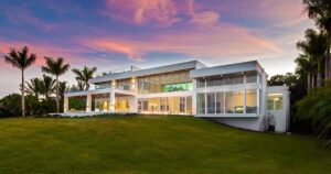 5 Signs Your Florida Home Needs Window Replacement (And Why Waiting Costs More)